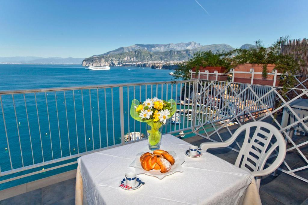 Hotel Settimo Cielo Sorrento Exterior photo